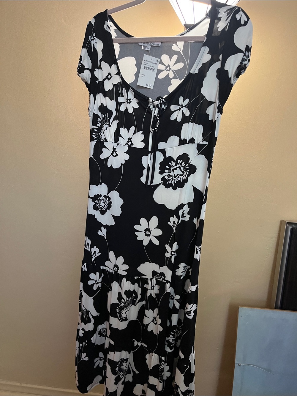 Black & White Floral Midi Dress size Large